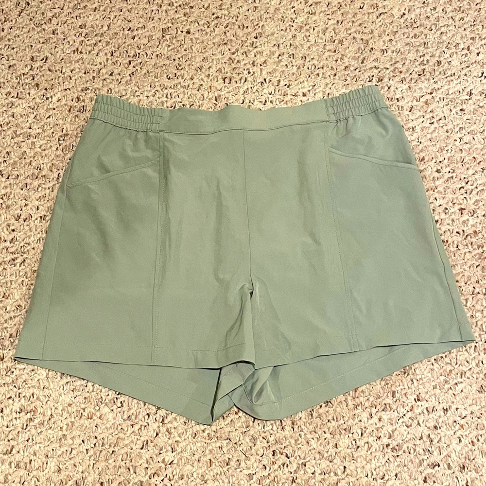 Stitch Star casual shorts - size L
